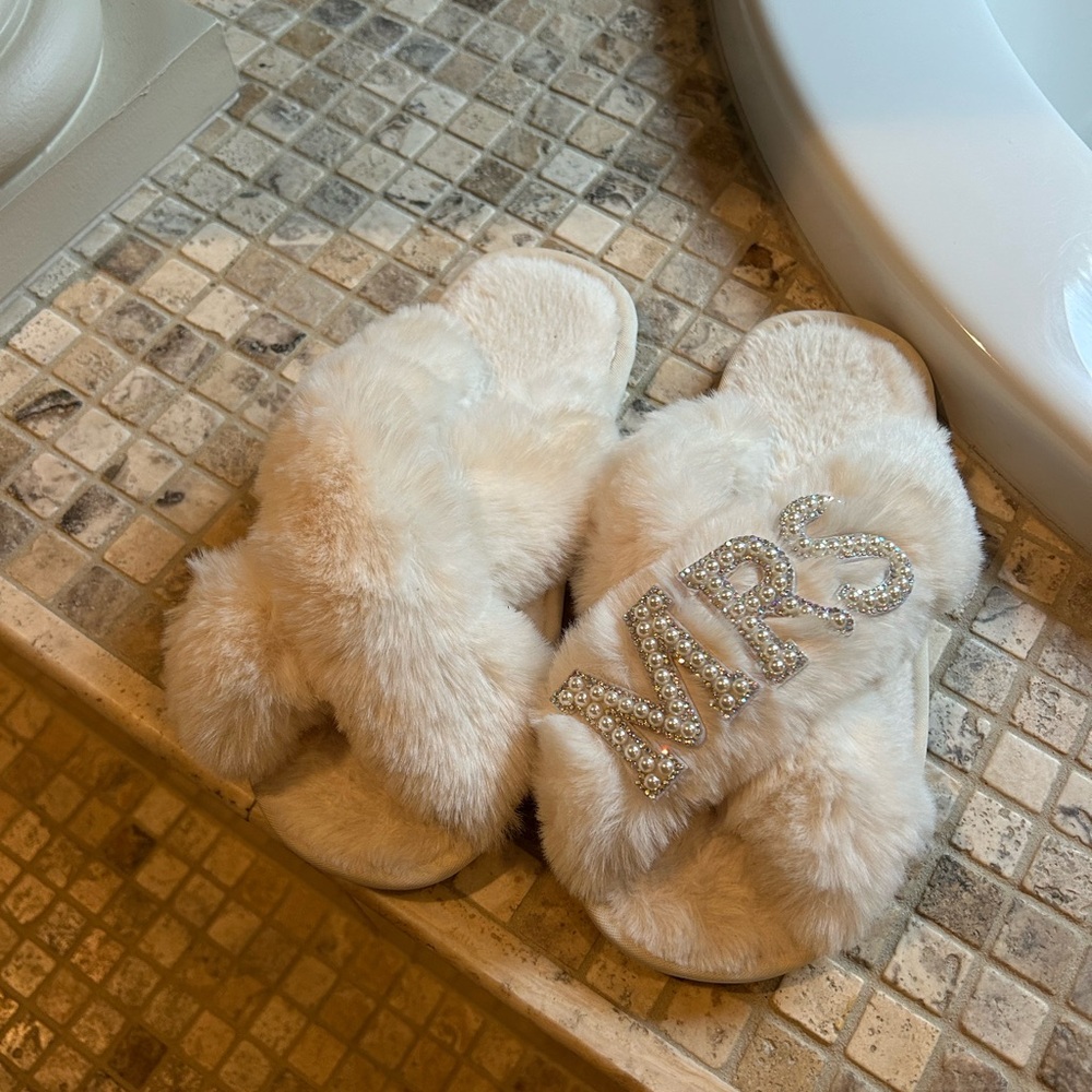 Women’s Cream Faux-Fur Slide Slippers with Jeweled Detail